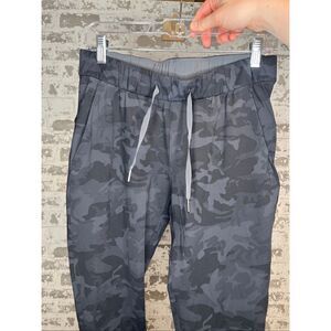 Lululemon | women 6 black camo sweat pants athletic